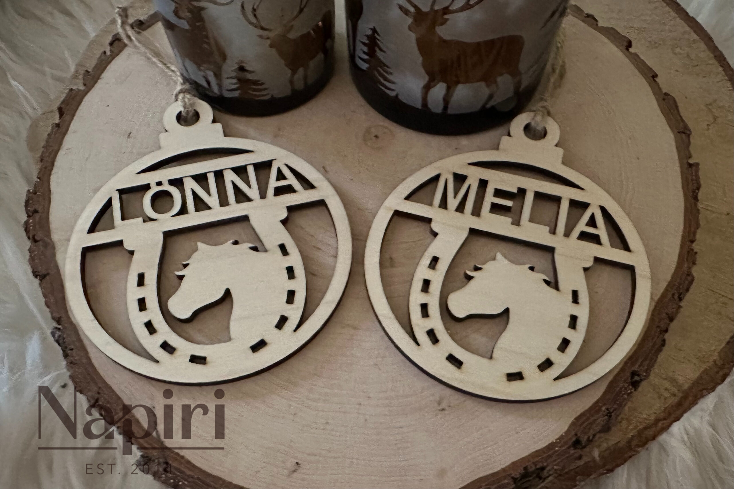 Pferde-Weihnachtskugel aus Holz, personalisiert, Namensgravur