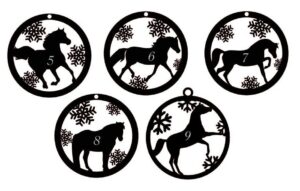 Pferde-Weihnachtskugel aus Holz, personalisiert, Namensgravur