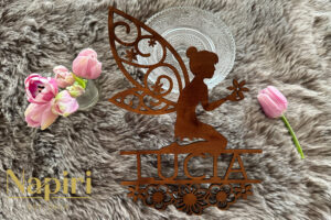 Personalisierter Holzring für Kinder mit zauberhaften Motiven, Namensschild